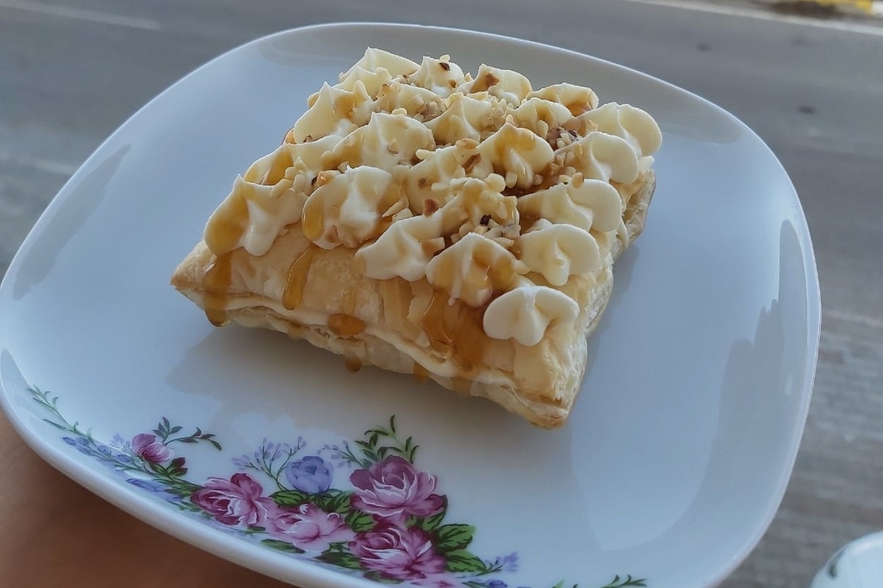 Karamel Aşkına: Karamelli Milföy Tatlısı