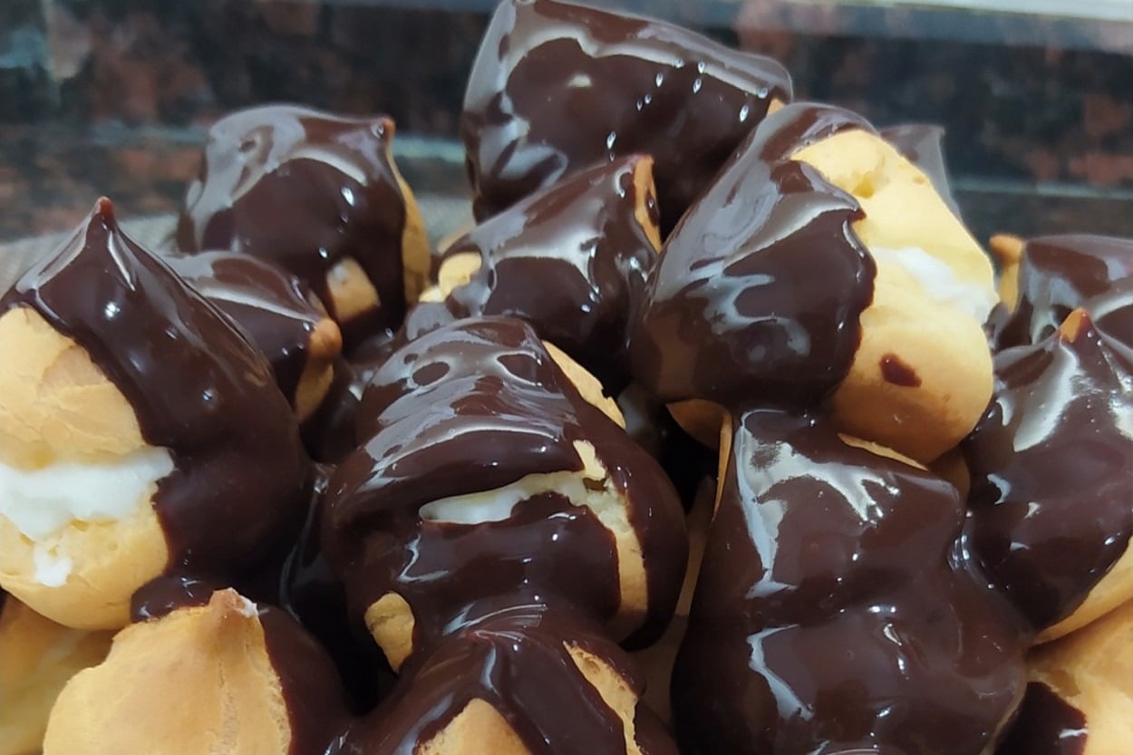 Çikolataya Doyuran Lezzet: Ev Yapımı Profiterol