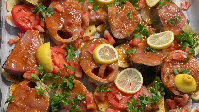 Kokusuz Pişer: Fırında Soslu Palamut