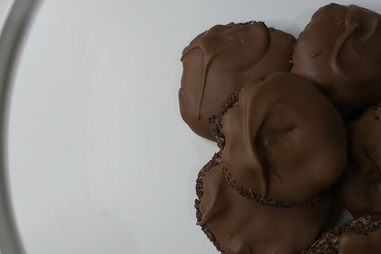 4 Malzemeyle: Fit Çikolatalı Coco Kurabiye