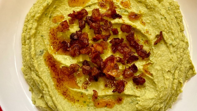 Nefis Rengiyle: Avokado Humus