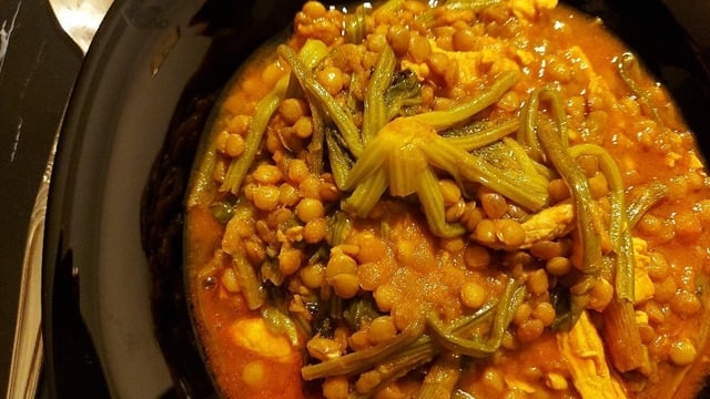 Protein Deposu: Hindili Ispanak Köklü Mercimek Yemeği