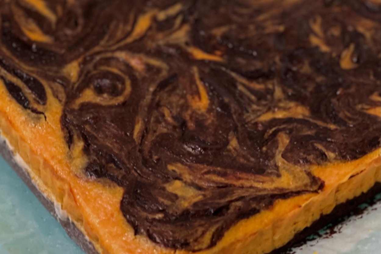 İkisi Bir Arada: Bal Kabaklı Cheesecake Brownie