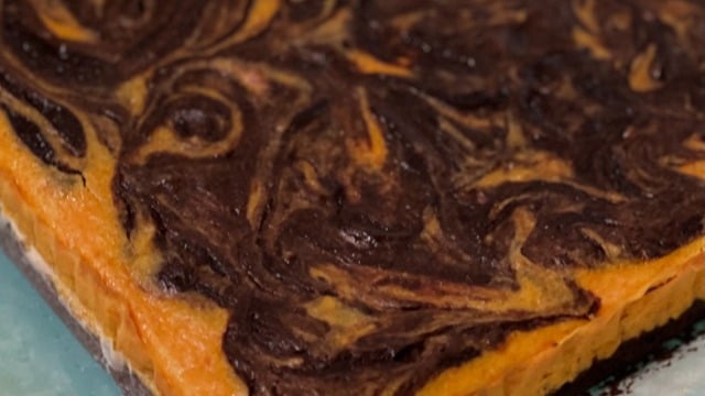 İkisi Bir Arada: Bal Kabaklı Cheesecake Brownie