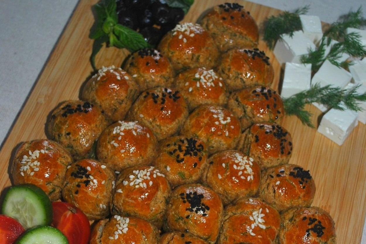 Yeni Yıl Heyecanı: Dereotlu ve Tulum Peynirli Ekmek Ağacı