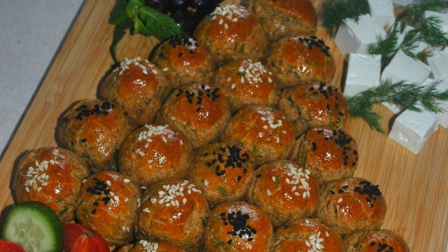 Yeni Yıl Heyecanı: Dereotlu ve Tulum Peynirli Ekmek Ağacı