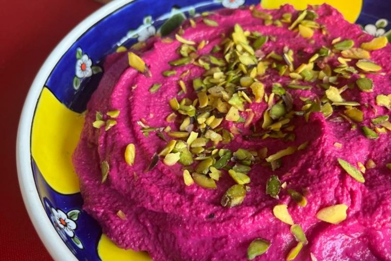 Rengi Şahane: Pancarlı Humus