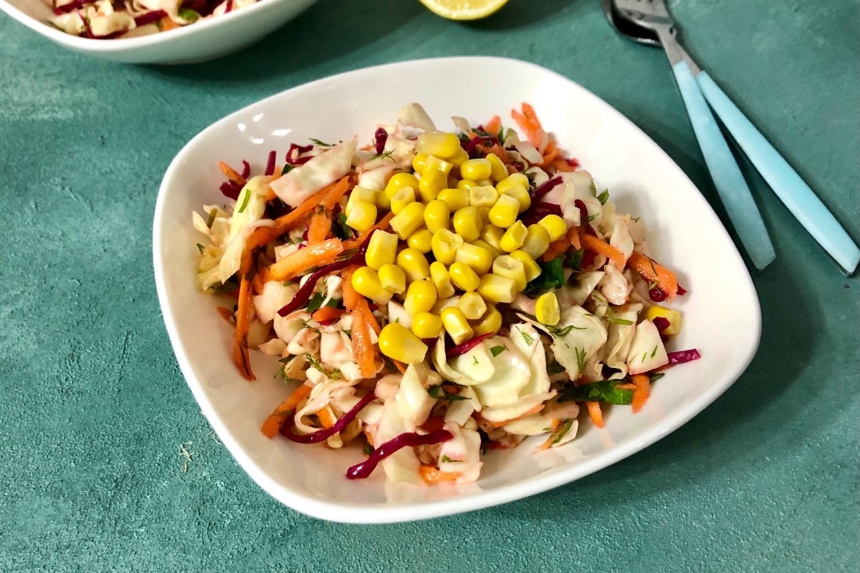 Vitamin Dolu: Lahanalı Kış Salatası