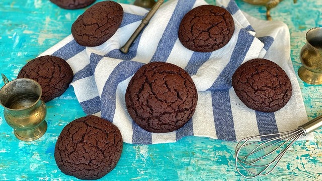 Yoğun Çikolata Aromasıyla: Brownie Cookies