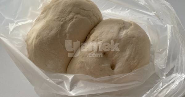 ekmek-hamurundan-tepsi-pizzasi3