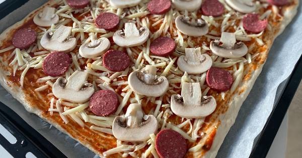 ekmek-hamurundan-tepsi-pizzasi6