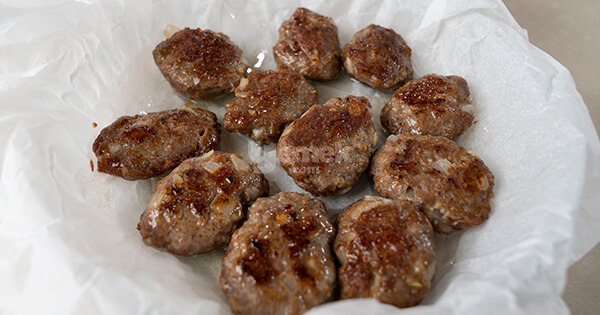 firinda-kofte-kizartmasi-asama7-yemekcom