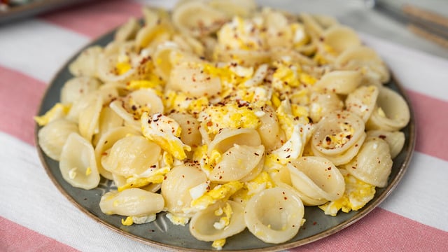 10 Dakikada Hazır: Yumurtalı Makarna