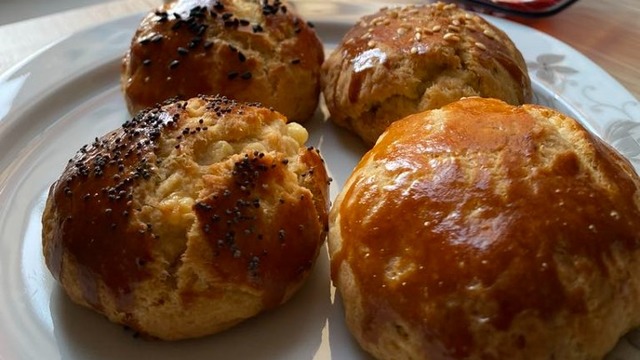 Hem de Mayasız: Peynirli Dereotlu Ev Poğaçası