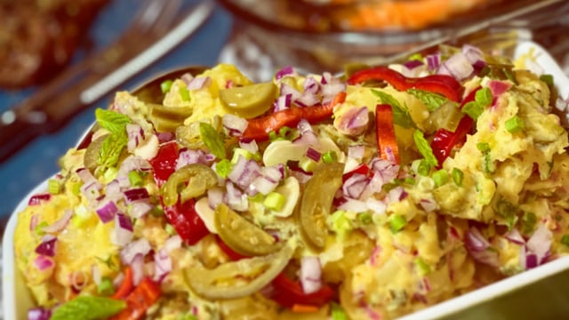 Damaklar Şenlenir: Hardallı Patates Salatası