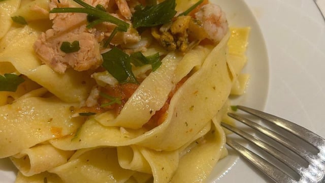 Midyesiyle Karidesiyle: Deniz Mahsullü Fettucine