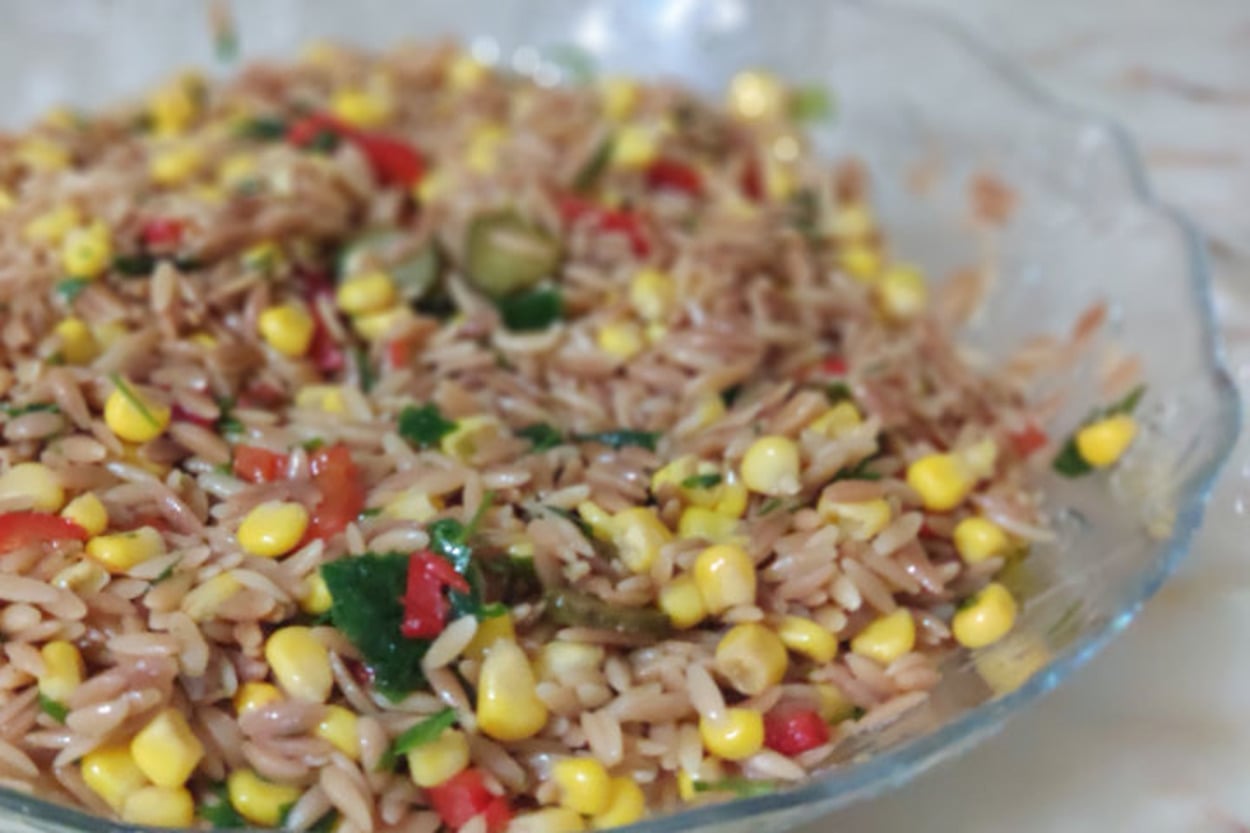 Hafif ve Renkli: Arpa Şehriye Salatası