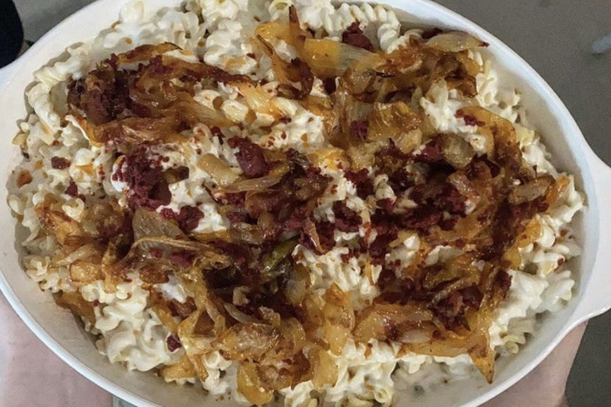Bol Soslu: Salçalı Soslu Yoğurtlu Makarna