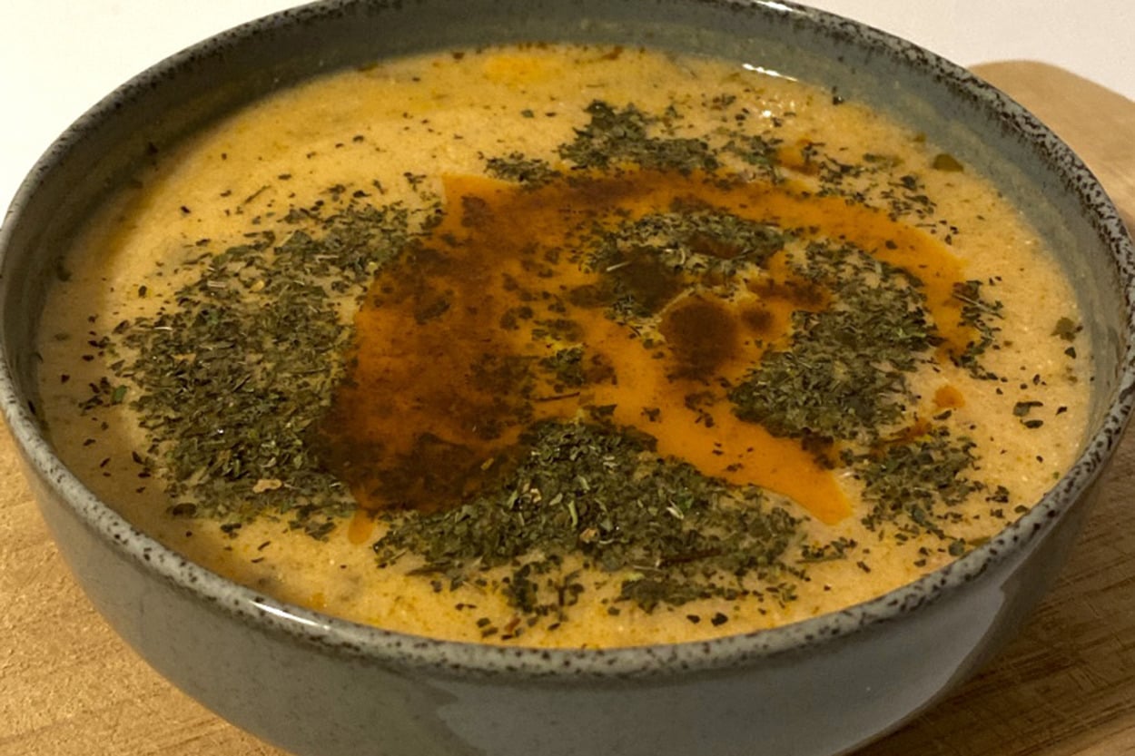 Kıvamı Yerinde: Salçalı Yoğurt Çorbası