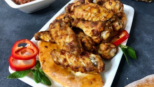 Sırrı Sosunda: Mangal Tadında Izgara Kanat