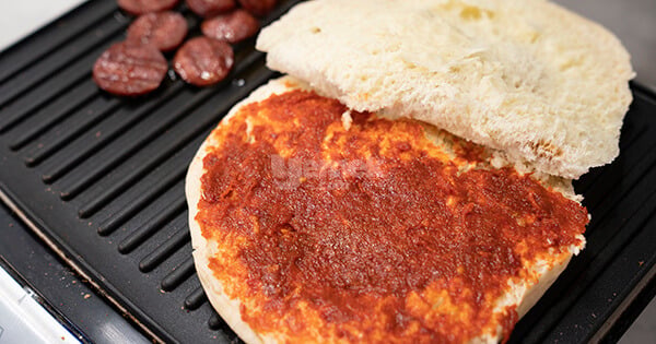 bazlama-tost-asama3-yemekcom