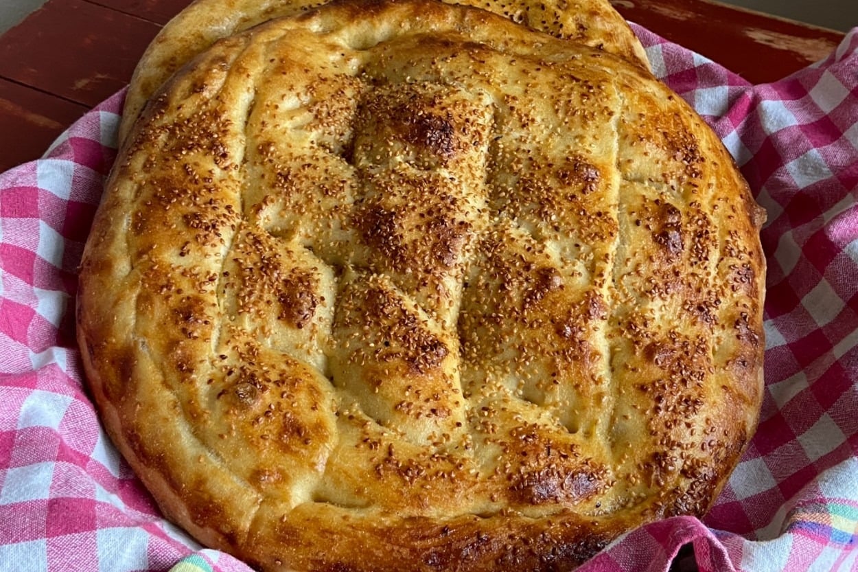 Tüm Püf Noktalarıyla: Ev Yapımı Ramazan Pidesi