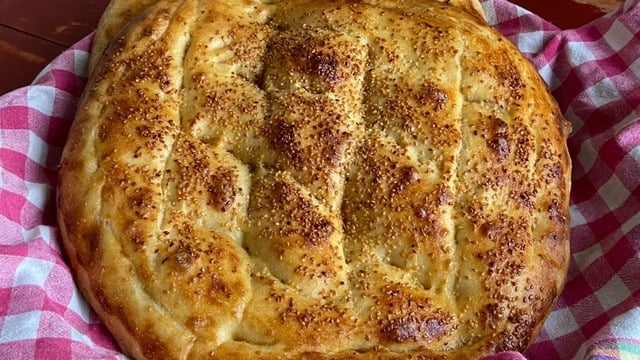 Tüm Püf Noktalarıyla: Ev Yapımı Ramazan Pidesi
