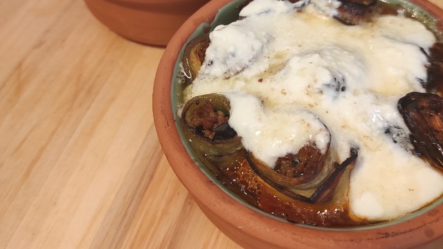 Kebap Tadında: Domates Soslu Rulo Patlıcan