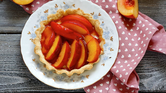 Parıl Parıl Parlar: Şeftalili Tart