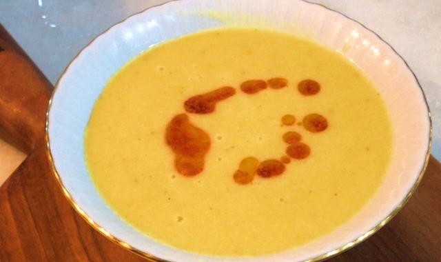 Düdüklüde Pişer: Lokanta Usulü Mercimek Çorbası