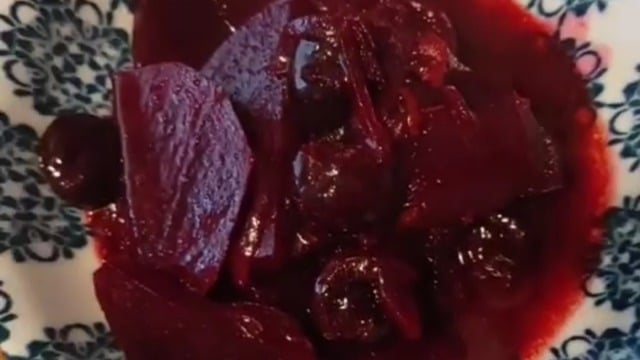 Renginin Sırları Var: Zeytinyağlı Vişneli Pancar