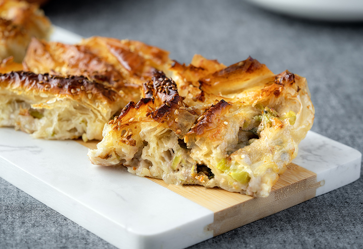 Baklavalık Yufkadan: Biberli Peynirli Çıtır Börek Tarifi