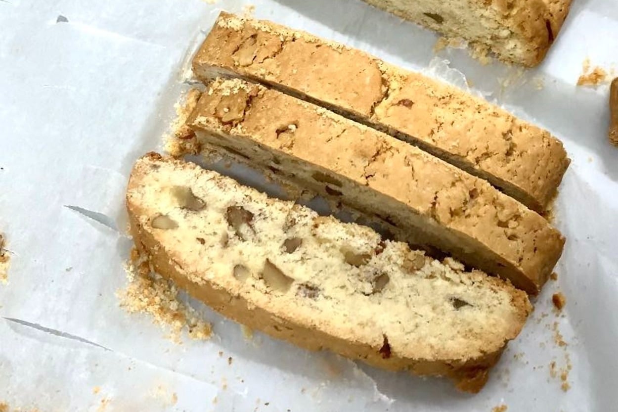 İtalyan Kurabiyesi: Cevizli Biscotti