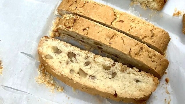 İtalyan Kurabiyesi: Cevizli Biscotti