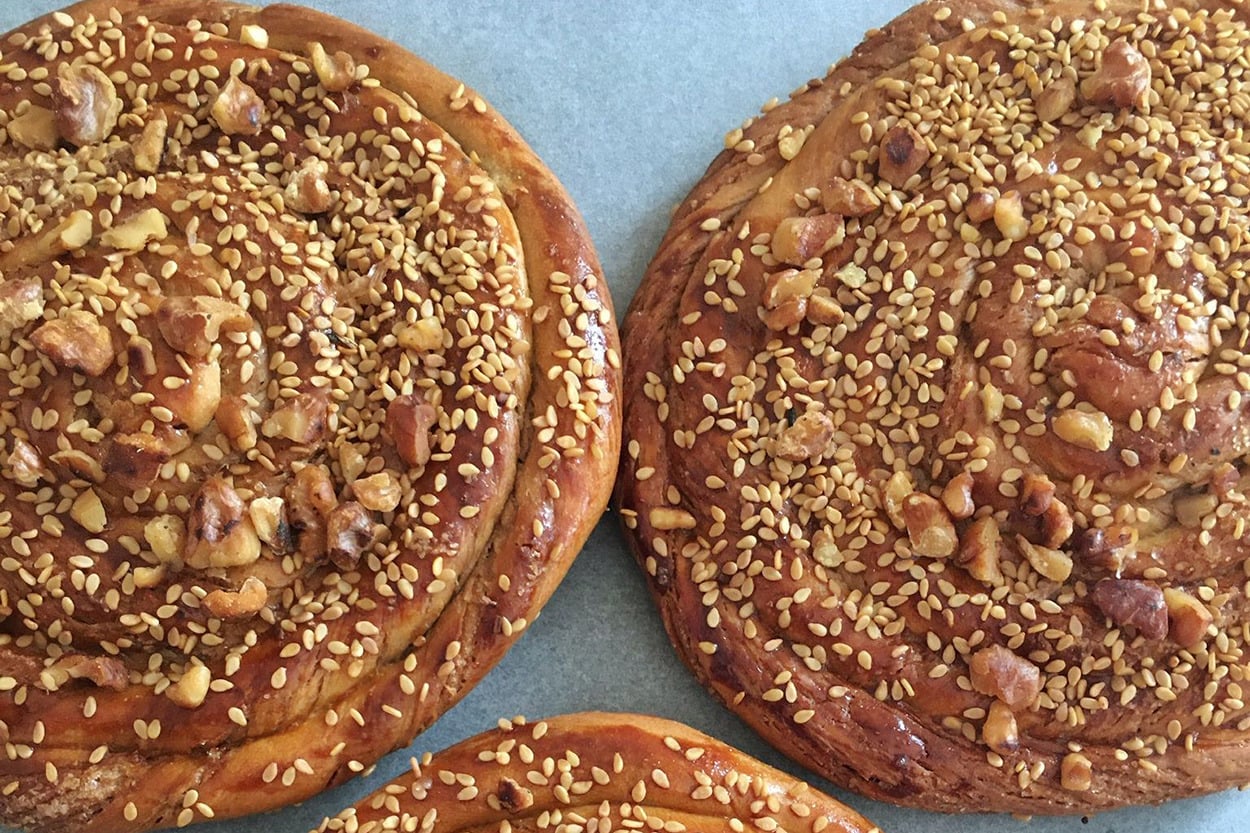Tel Tel Ayrılır: Tahinli Pide