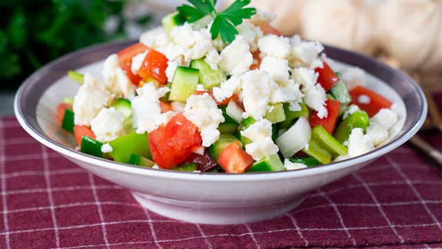 Her Peynirle Olur: Peynirli Salata