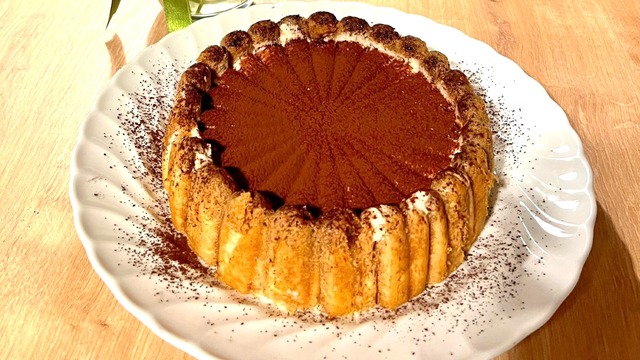 Farklılık Arayanlara: Kedidilli Tiramisu Pasta