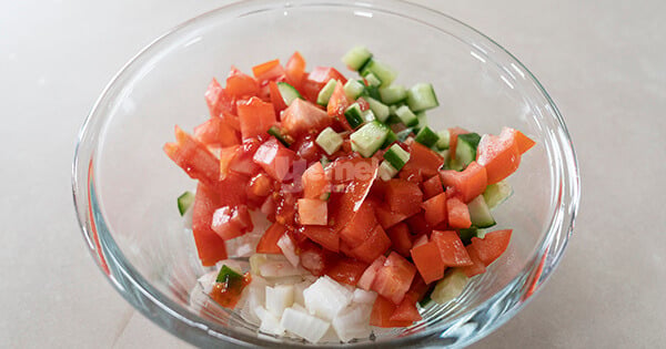 fasulye-salatasi-asama2-yemekcom