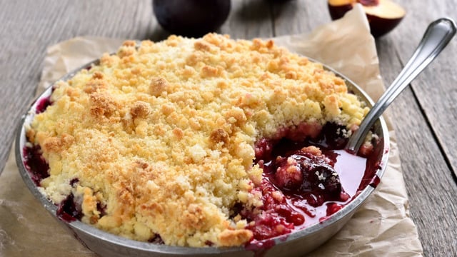 En Tatlı ve Meyveli Bahane: Erikli Crumble
