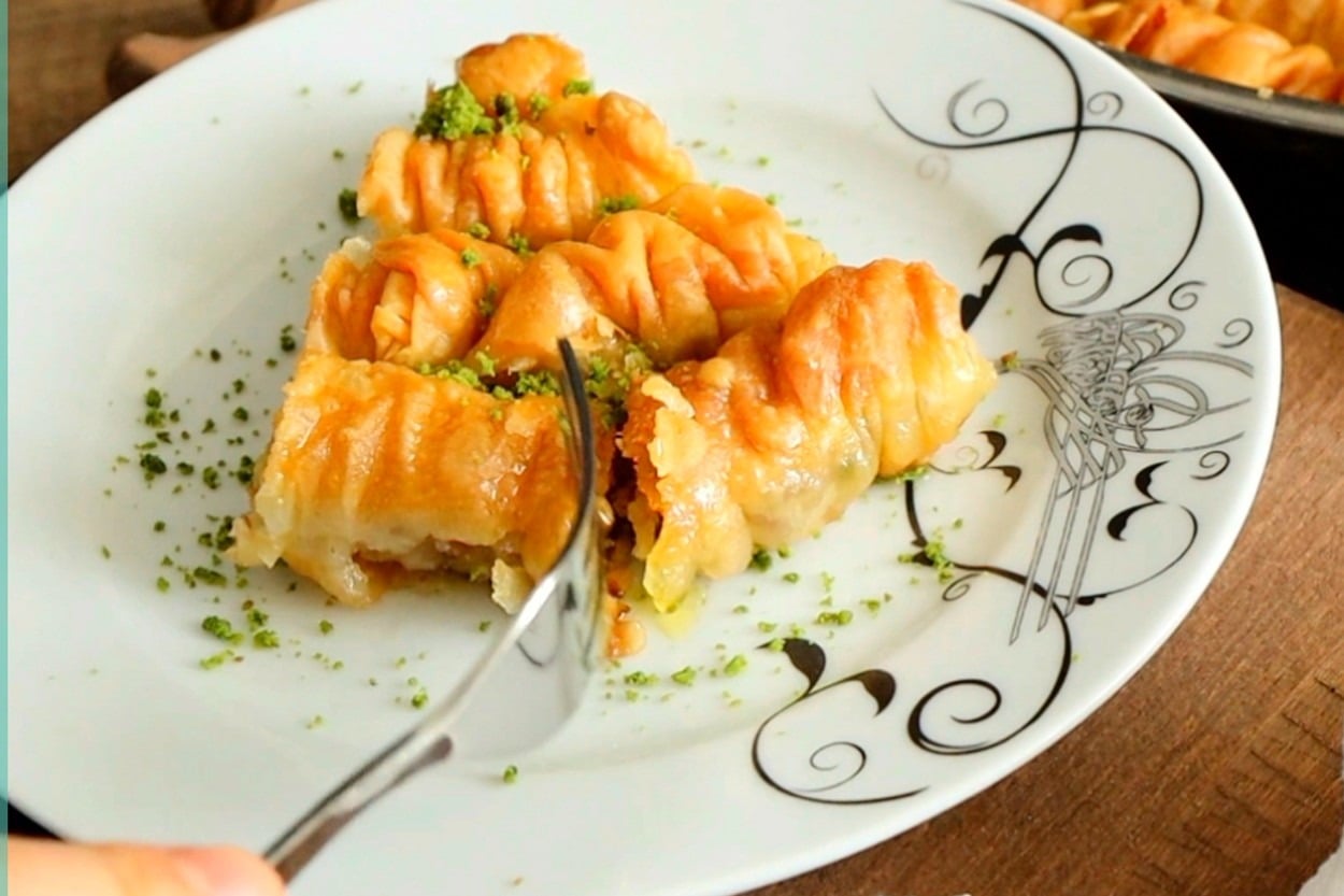 Tek Tek Yufka Açmadan: Kolay Ev Baklavası