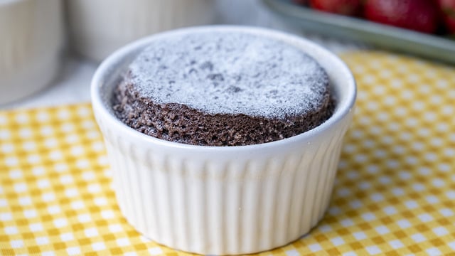 Kakaolu ve Pratik: Çikolatasız Sufle