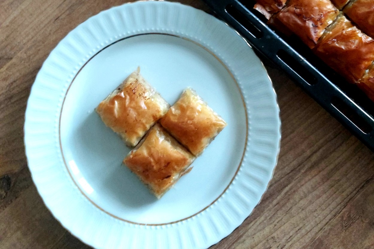 Hazır Yufkadan: Pratik Cevizli Baklava