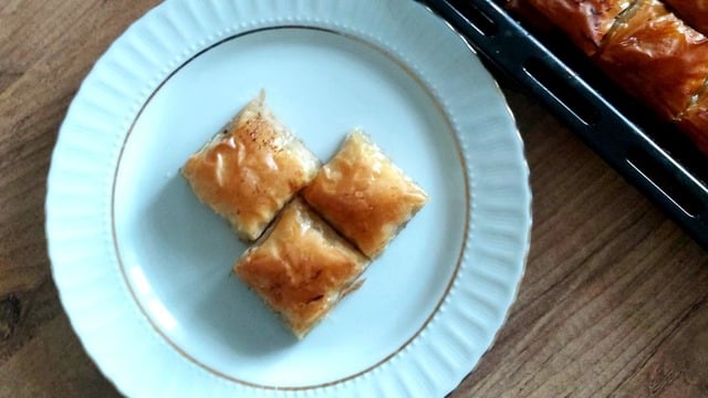 Hazır Yufkadan: Pratik Cevizli Baklava