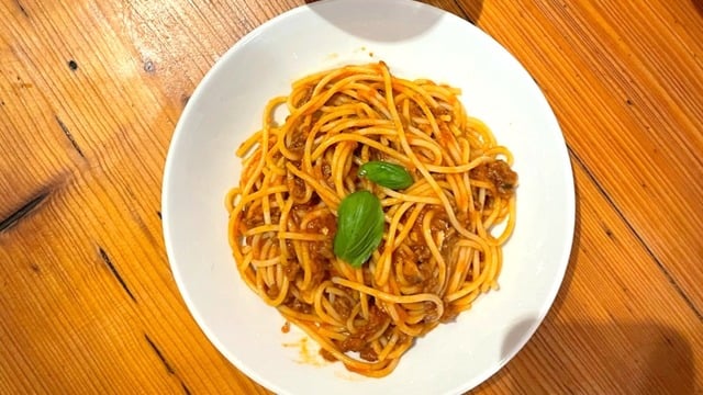 Sırrı Sosunda: Spaghetti Bolognese