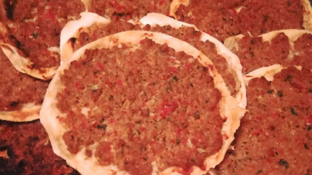 Yufka Kullanılır: Kolay Lahmacun