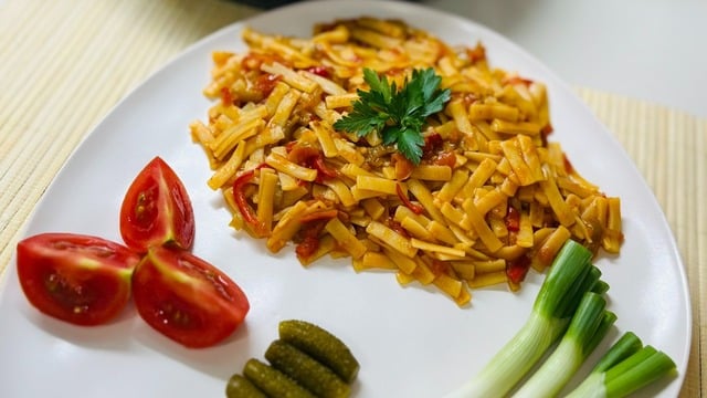 Taze Domateslerle: Domatesli Erişte