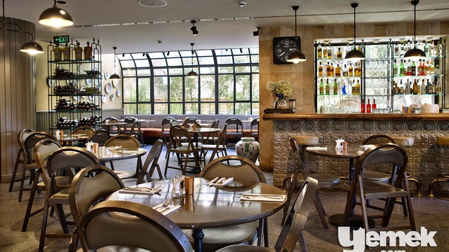 Mezzaluna Restaurant: İtalyan Mutfağına Işık Tutan Yarım Ay
