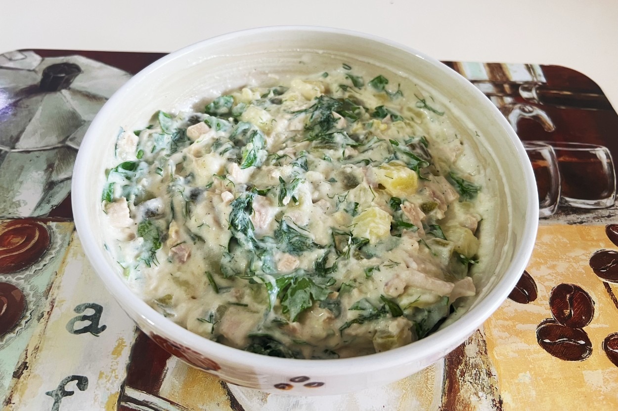 Üstelik Tavuklu: Yoğurtlu Ilık Patates Salatası