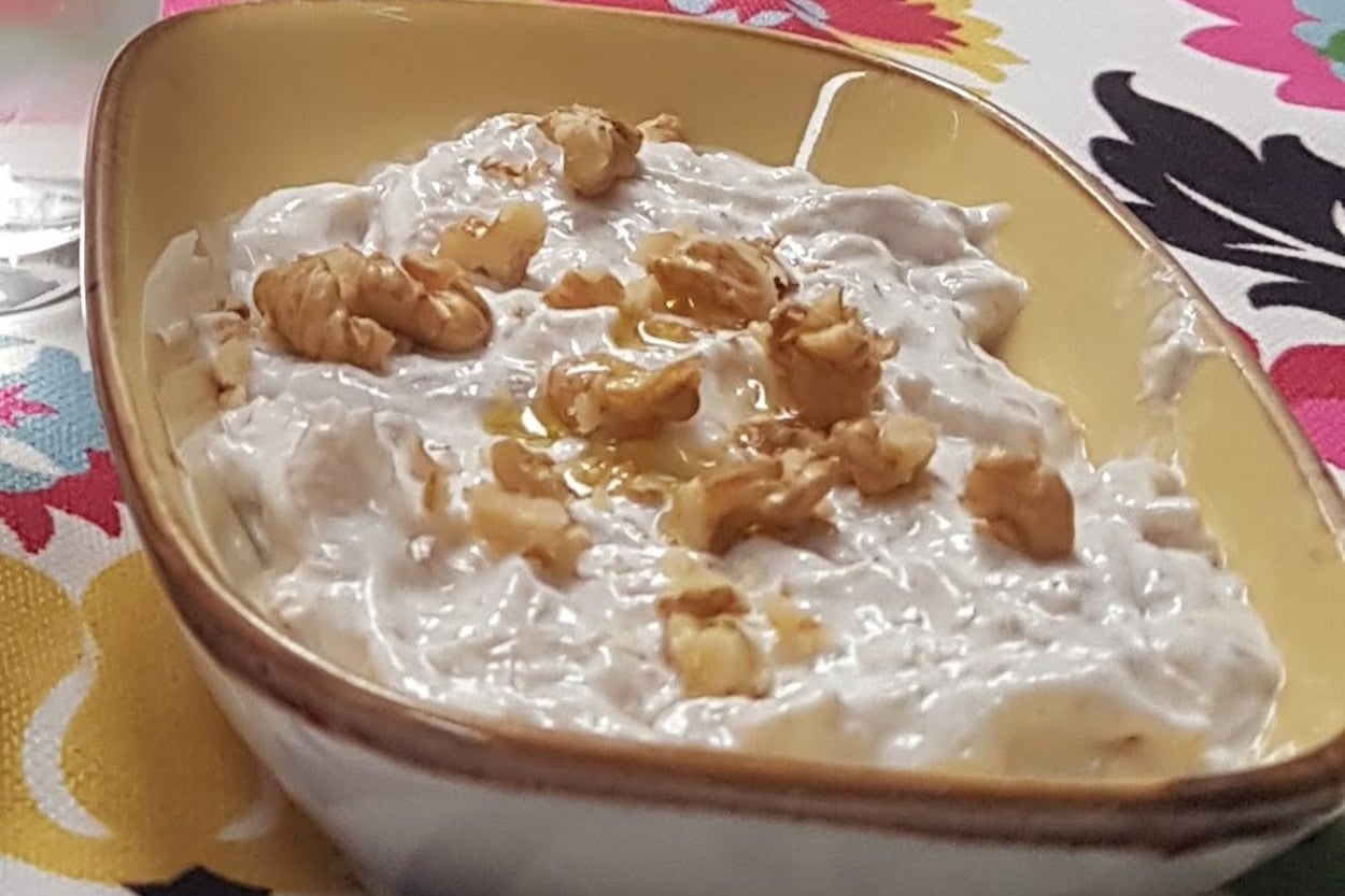Tavuklu Cevizli: Kişnişli Hanım Mezesi
