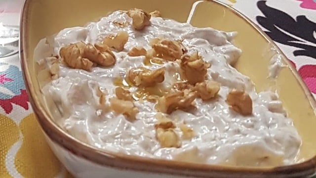 Tavuklu Cevizli: Kişnişli Hanım Mezesi